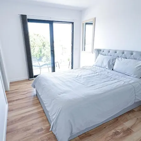 3 Bedroom Apartment, Olhos De Agua At20 *