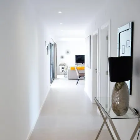 3 Bedroom Apartment, Olhos De Agua At20 Apartment *
